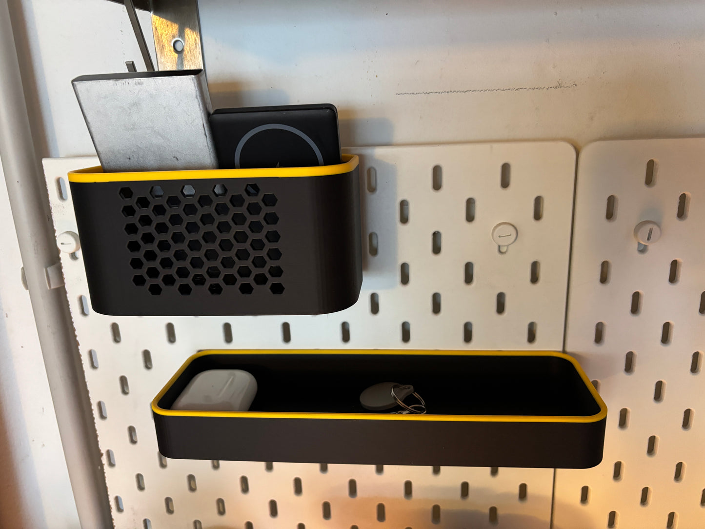 Container Add-on for SKADIS Pegboard