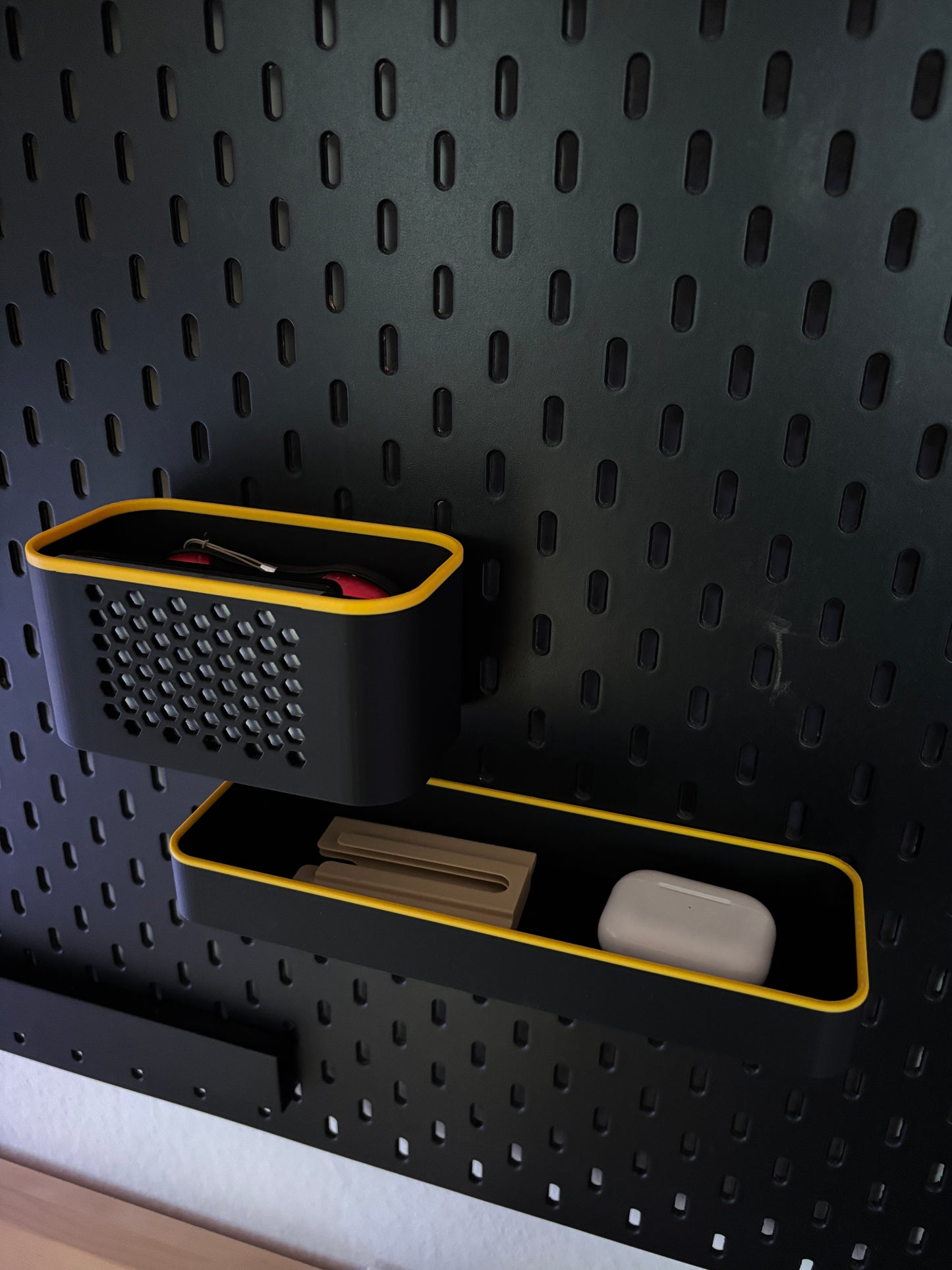 Container Add-on for SKADIS Pegboard